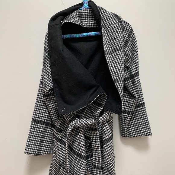 Plaid wool black and white cowl neck size small coat shacket - Picture 4 of 6